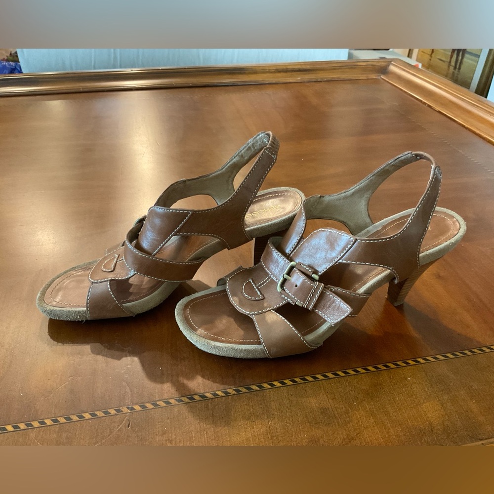 AEROSOLES Brown Leather Buckle Slingback Heels